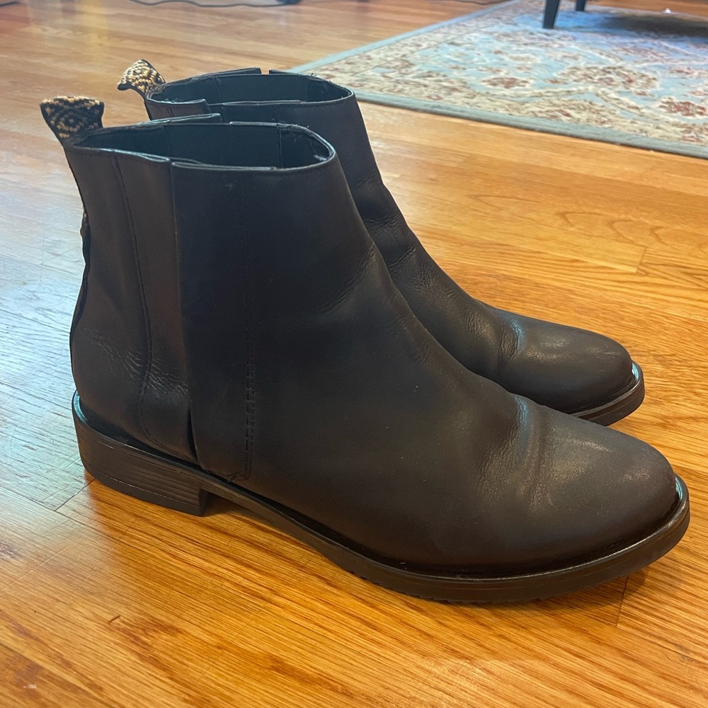 Women’s Black Leather Chelsea Ankle Boots